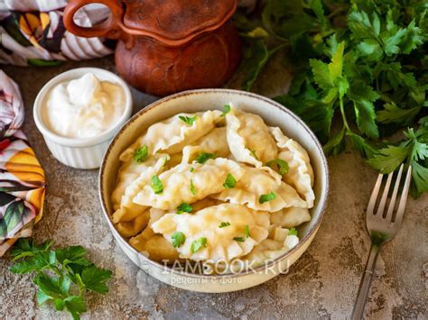 Варим пельмени с картошкой