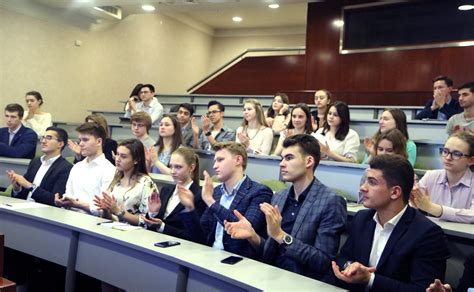 Взаимодействие с преподавателями и студентами