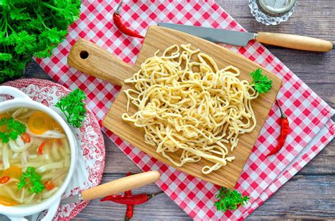 Вкусная домашняя лапша: быстрый рецепт за 15 минут