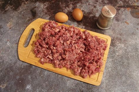 Выбор мяса и приготовление фарша