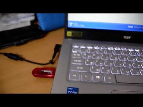 Выключите Acer и подключите флешку