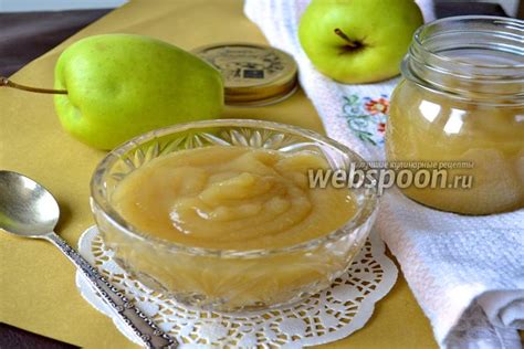 Добавление яблочного пюре для вкусного яблочного бисквита