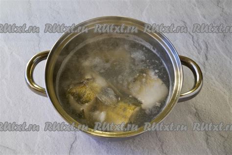 Доведите воду до кипения