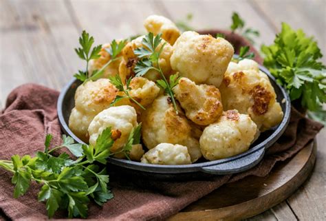 Жареная цветная капуста с арахисом