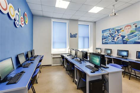 Загрузка и отображение иллюстрации класса информатики