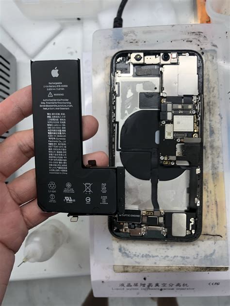 Замена аккумулятора iPhone 11
