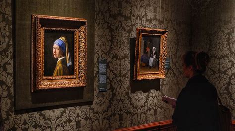 Изучите рисунки и фотографии, а также другие произведения искусства, которые вас вдохновляют.