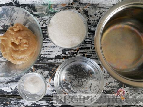 Ингредиенты для сиропа с соленым карамельным вкусом: