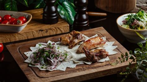 Использование маринованного или сушеного лука