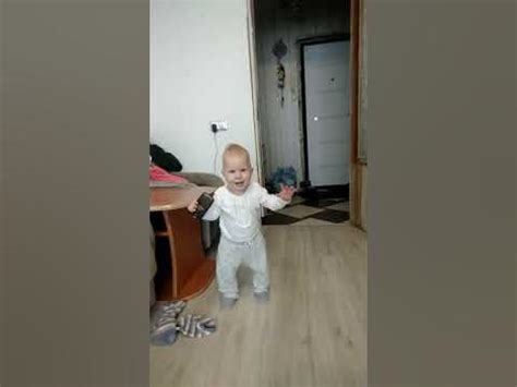 Какие шаги нужно предпринять, чтобы помочь ребенку начать ходить за ручку