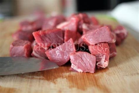 Как выбрать мясо для плова и как его нарезать