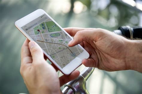 Как использовать геолокацию на iPhone для поиска ребенка: советы и инструкции