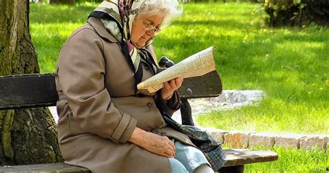 Как помочь пенсионеру после 80 лет: шаг за шагом