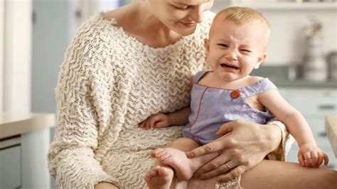 Как успокоить плачущего ребенка: 10 действенных методов и полезные советы