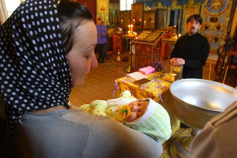 Крестная бабушка ребенка: роль и значимость
