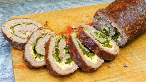 Легкий и вкусный рецепт рулета из фарша с овощами