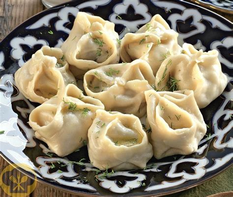 Манты с мясом и картофелем: сытная комбинация для голодающих