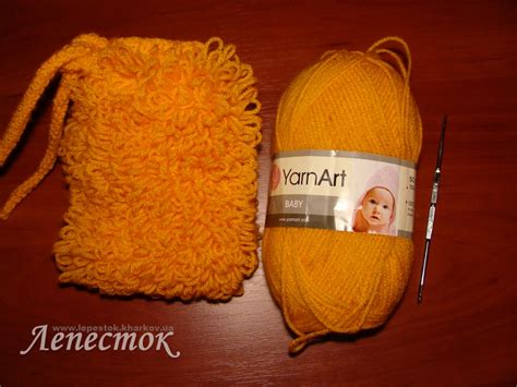 Материалы и инструменты для вязания мочалки гребешок