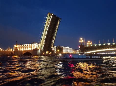 Мост Александра Невского в Санкт-Петербурге