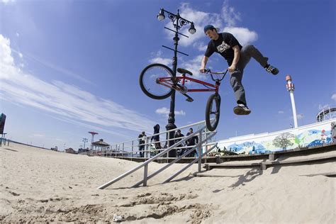 Навыки и трюки на ледоколах: что можно освоить на BMX-велосипеде