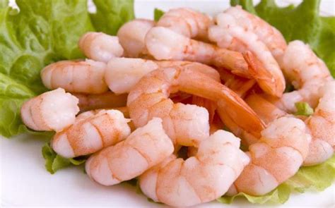 Нежное теплое закусочное блюдо из креветок