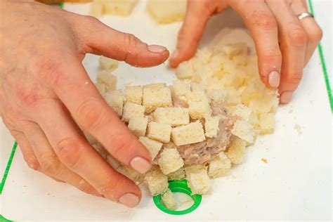 Обжарка хлебных кубиков