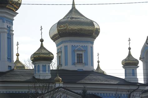 Ограды во дворах церквей
