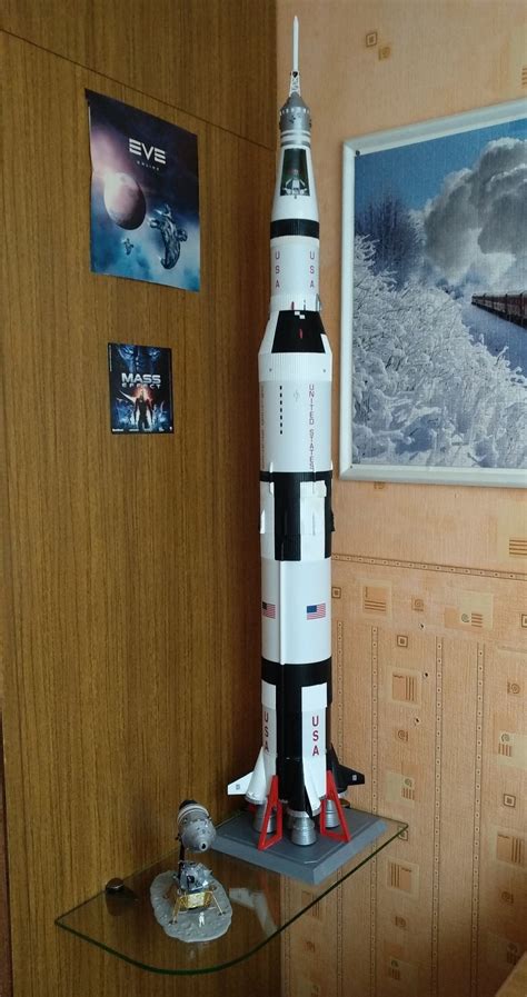 Окраска модели ракеты Сатурн 5