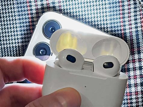 Оригинальные AirPods: особенности внешнего дизайна