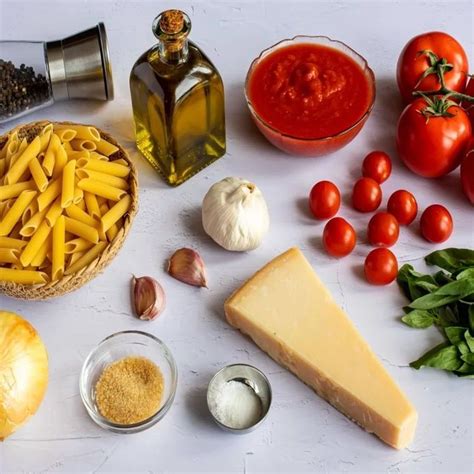 Основные ингредиенты для приготовления макарон с сыром