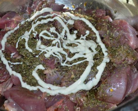 Оставьте мясо на несколько часов для насыщения вкусом