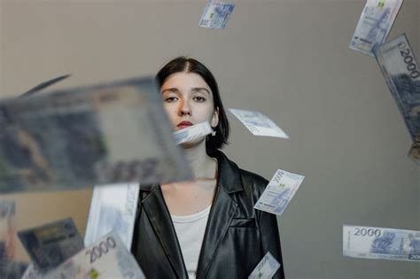 Отсутствие материального благополучия
