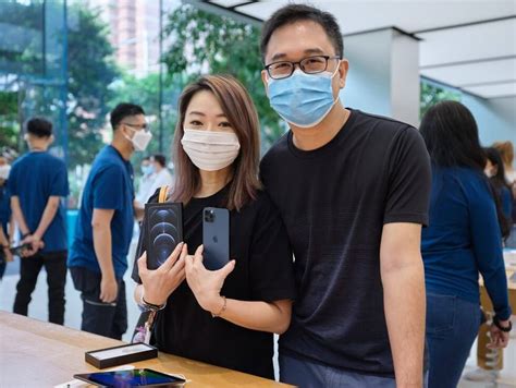 Официальные магазины Apple предоставляют гарантию на продукцию