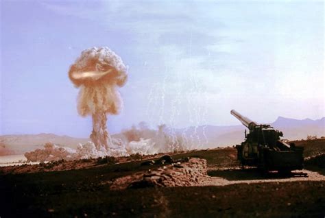 Первые испытания ядерного оружия в Китае
