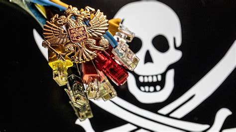 Пиратство и нелегальные копии