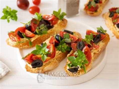 Питали с хумусом и овощами