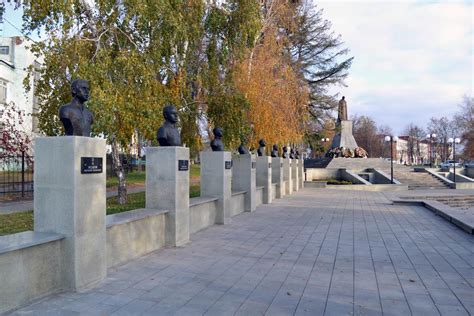 Поиск героев в городе