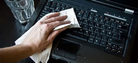 Попадание жидкости на тачпад
