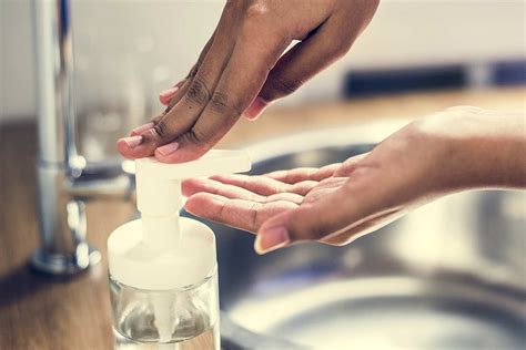 Последствия мицеллярной воды: привести к сухости