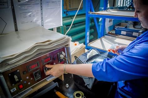 Постоянный контроль за работой подъемного оборудования