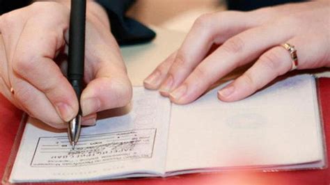 Почему МФЦ - лучший вариант для оформления прописки ребенку