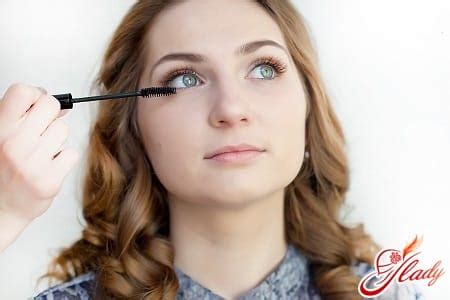 Правильное нанесение туши на ресницы