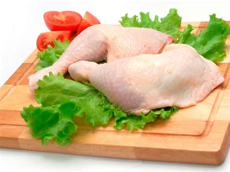 Преимущества добавления куриного окорока в питание кошки