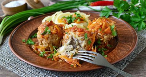 Приготовление начинки для ленивых голубцов