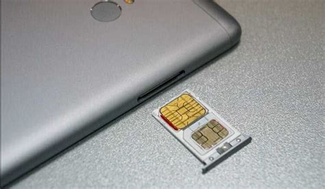 Причина 1: Неправильное вставление SIM-карты