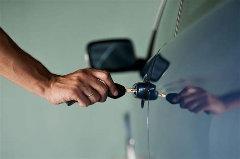 Проверьте, закрыта ли дверь автомобиля