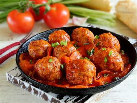 Рецепт №1: Классические тефтели с мясом и луком