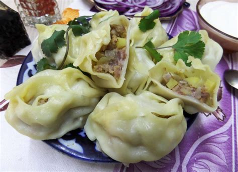 Рецепт №3: Манты со свининой и картошкой