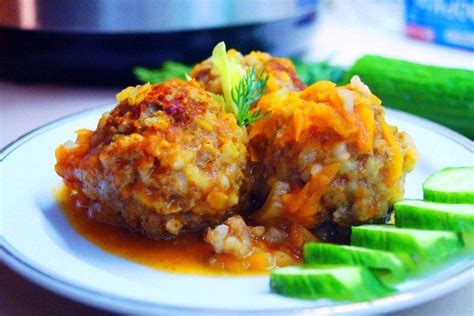 Сервировка и подача сочных тефтелей с рисом