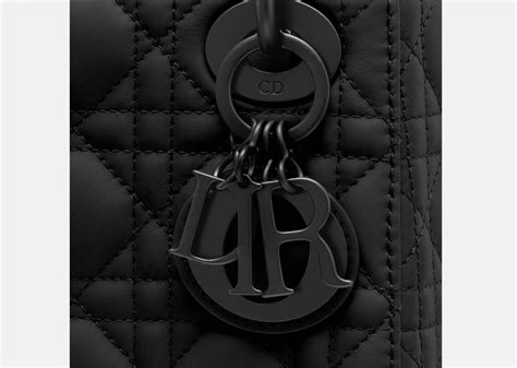 Сертификат подлинности чехла Karl Lagerfeld